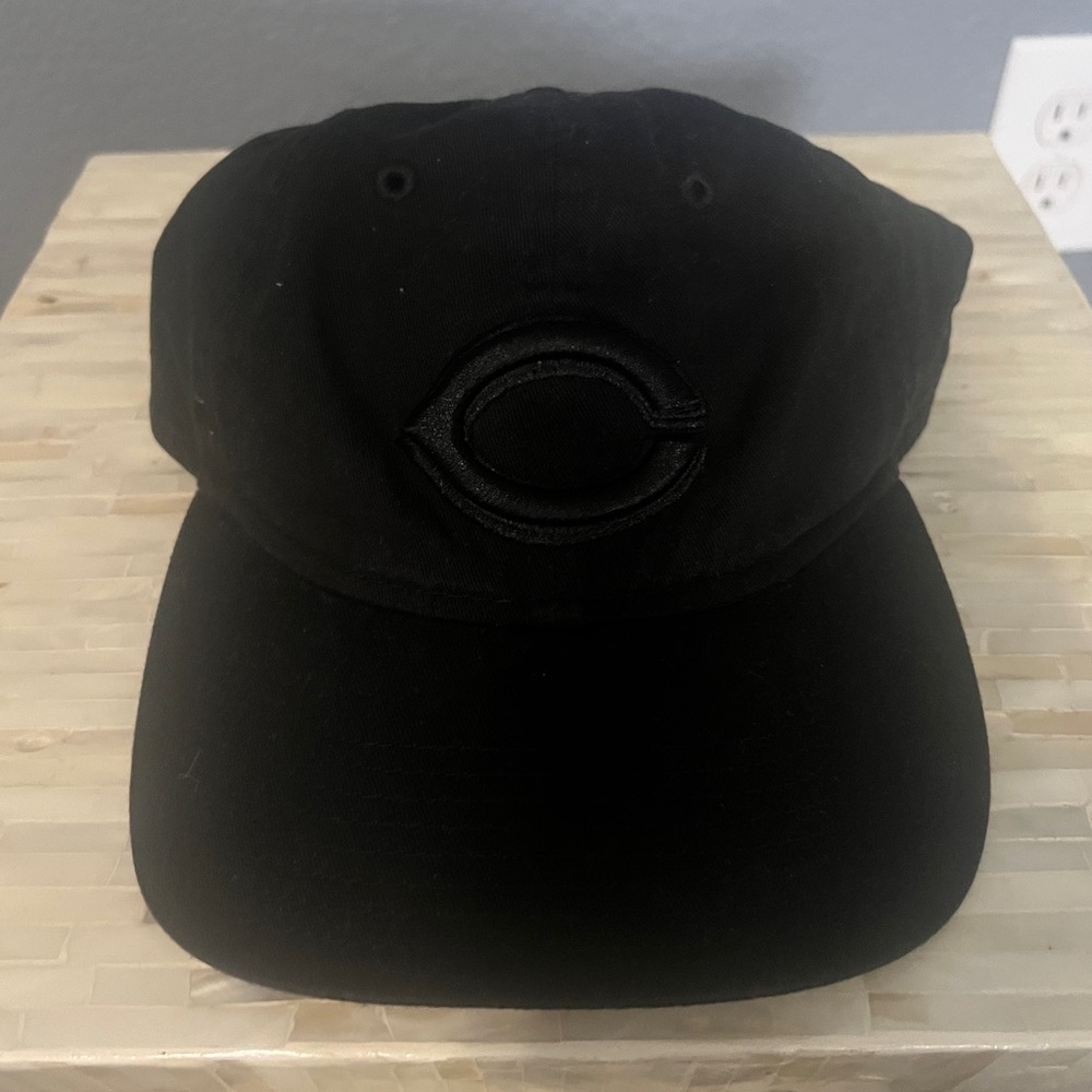 Black Cincinnati Reds 9Twenty Baseball Cap with Logo size Adjustable